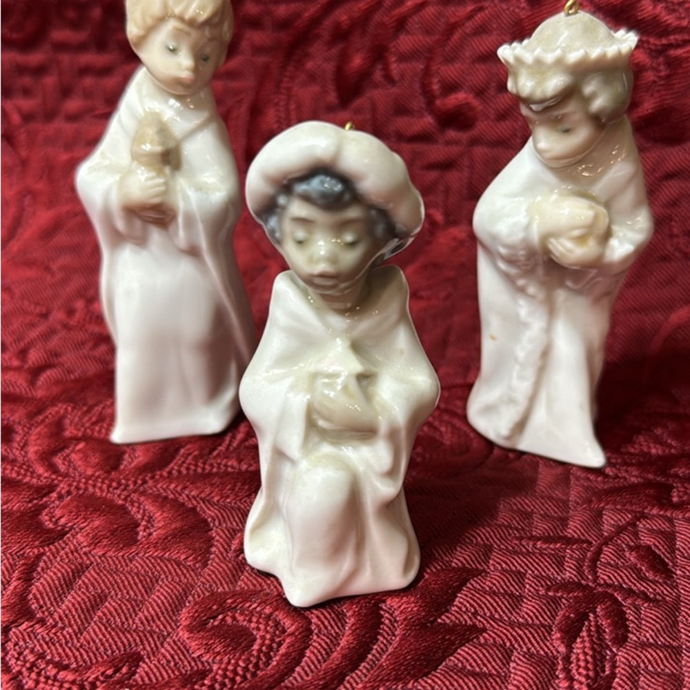 Lladro Porcelain Nativity Figurines - Cream and White